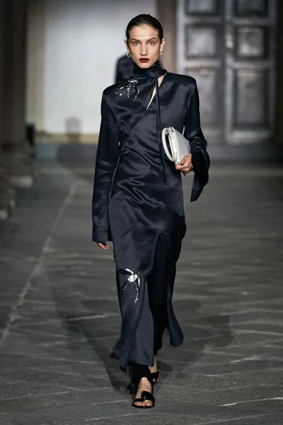 Look 24